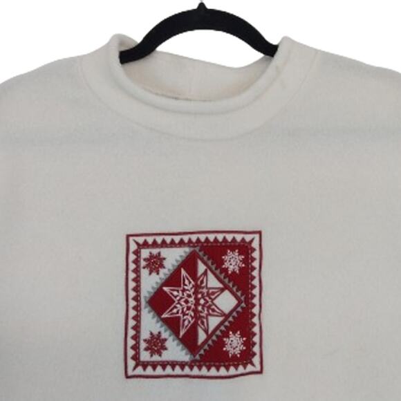 Croft & Barrow Women's Fleece Top Size Medium Cream Red Long Sleeves Snow Flakes - Picture 8 of 9
